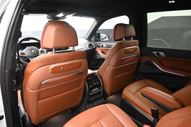 2023 BMW X7 M60i