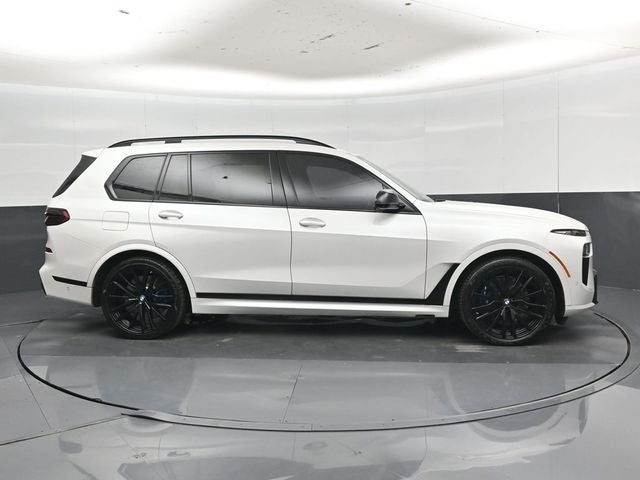 2023 BMW X7 M60i