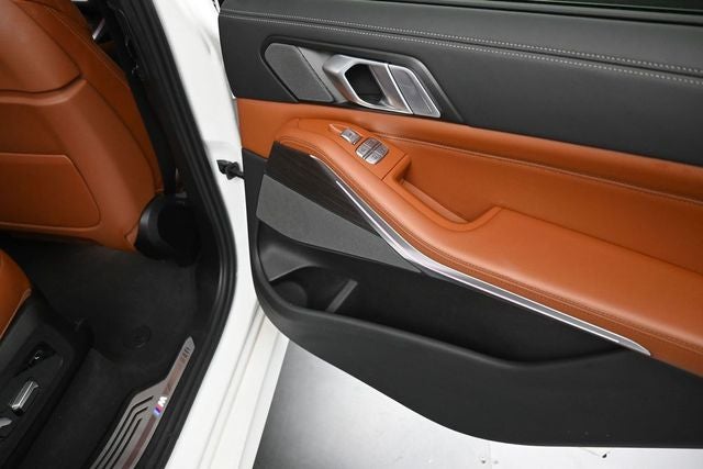 2023 BMW X7 M60i