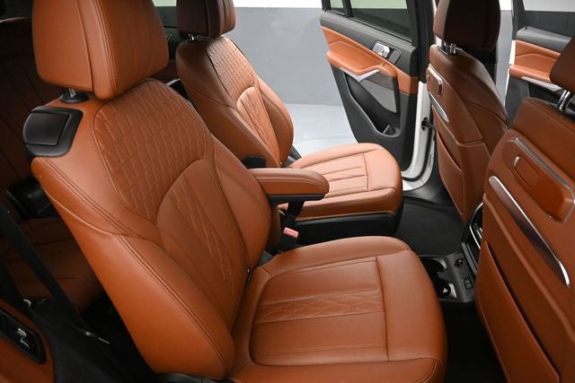 2023 BMW X7 M60i