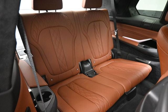 2023 BMW X7 M60i