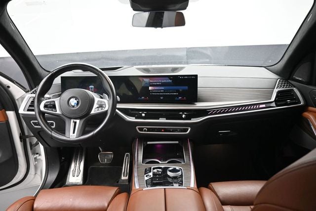2023 BMW X7 M60i