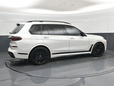 2023 BMW X7 M60i