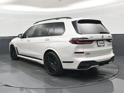 2023 BMW X7 M60i