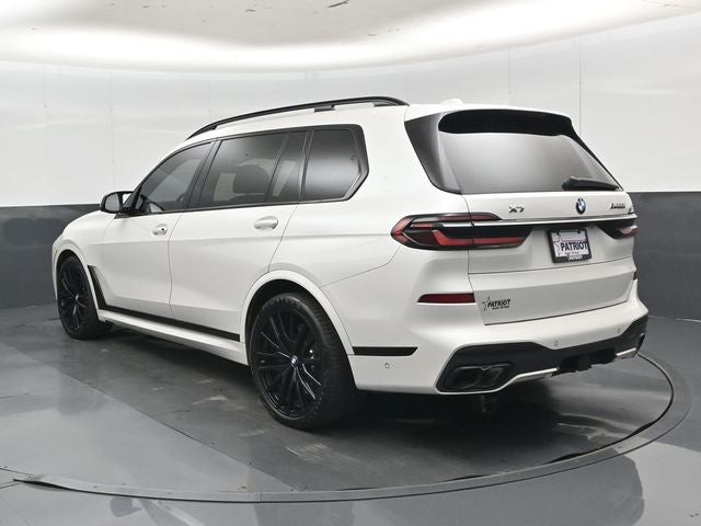2023 BMW X7 M60i