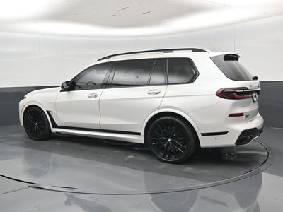 2023 BMW X7 M60i