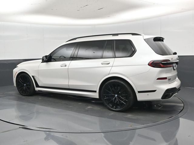 2023 BMW X7 M60i