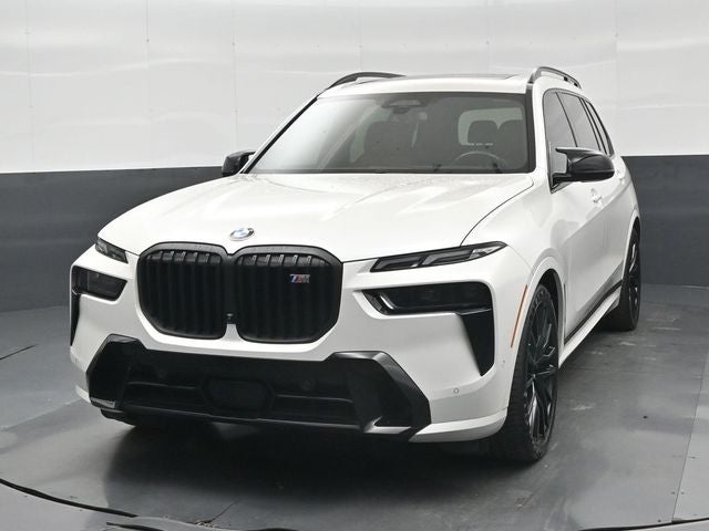 2023 BMW X7 M60i