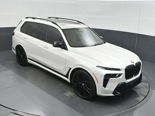 2023 BMW X7 M60i