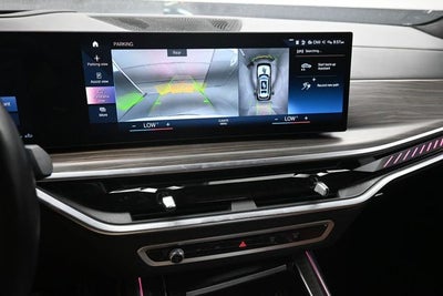 2023 BMW X7 M60i