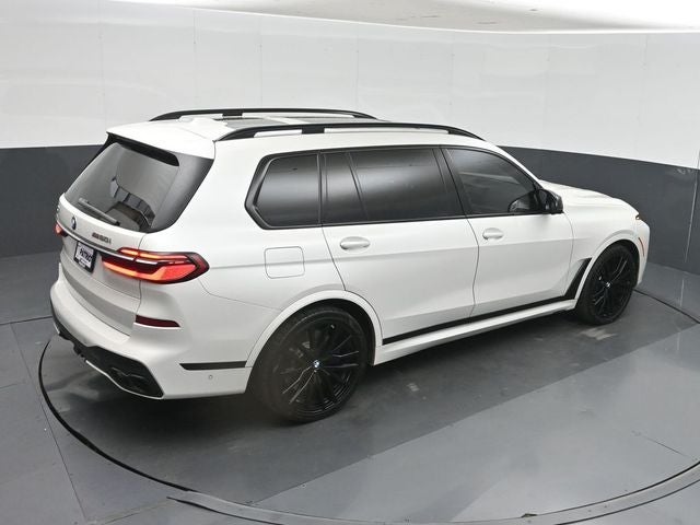 2023 BMW X7 M60i