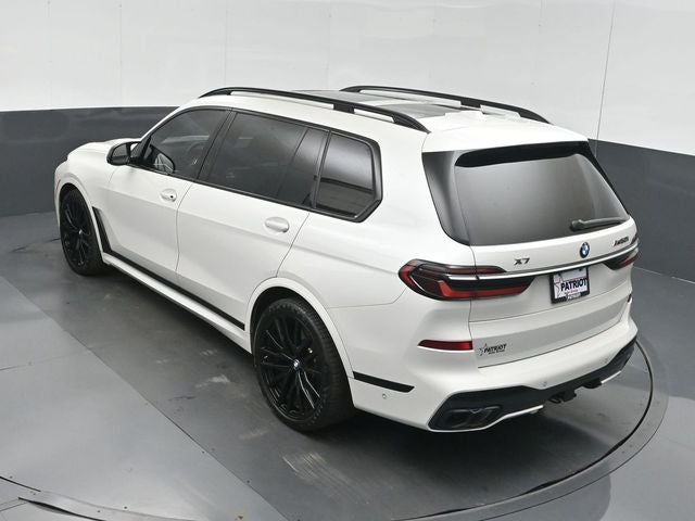 2023 BMW X7 M60i