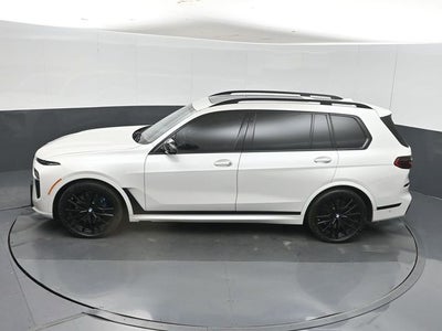 2023 BMW X7 M60i