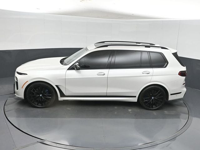 2023 BMW X7 M60i