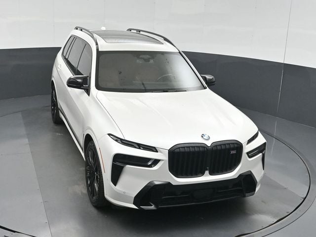 2023 BMW X7 M60i