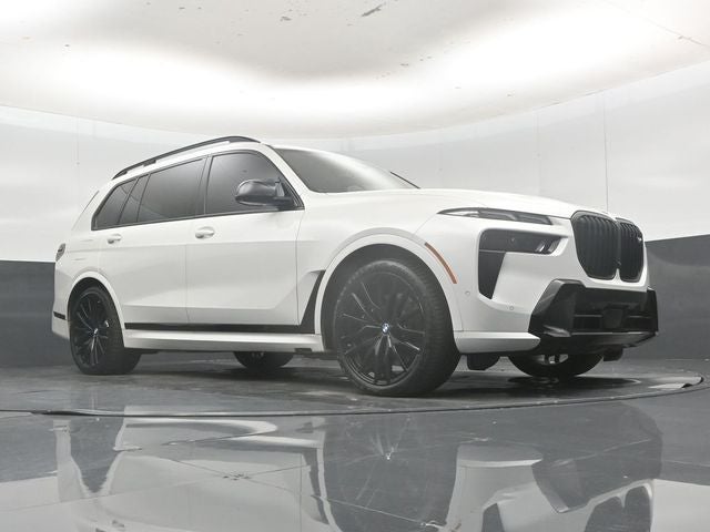 2023 BMW X7 M60i