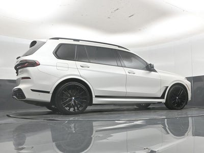 2023 BMW X7 M60i
