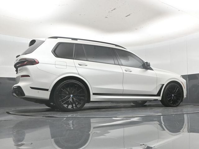 2023 BMW X7 M60i