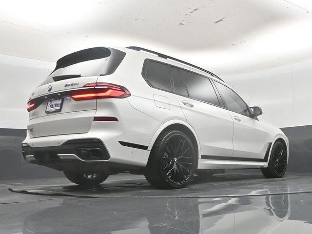 2023 BMW X7 M60i
