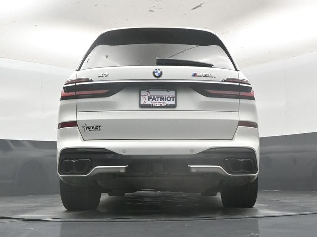 2023 BMW X7 M60i
