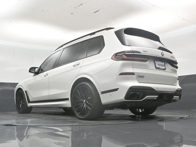 2023 BMW X7 M60i