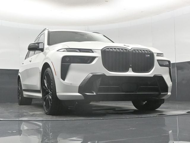 2023 BMW X7 M60i