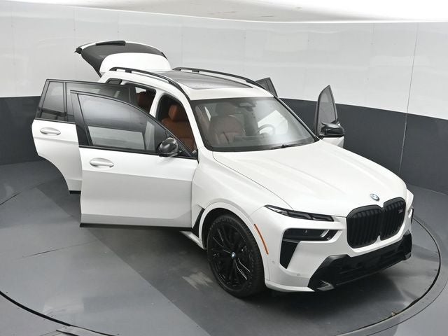 2023 BMW X7 M60i