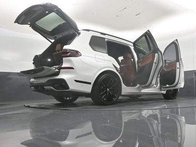 2023 BMW X7 M60i