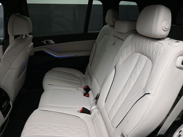 2022 BMW X7 M50i
