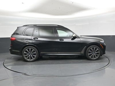 2022 BMW X7 M50i