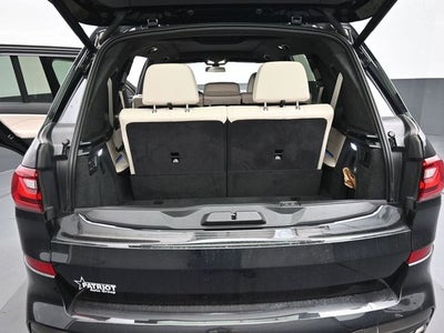 2022 BMW X7 M50i