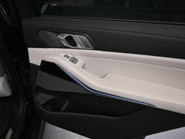 2022 BMW X7 M50i
