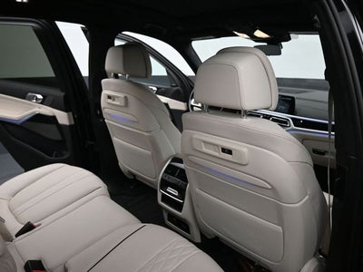 2022 BMW X7 M50i