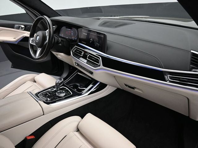 2022 BMW X7 M50i