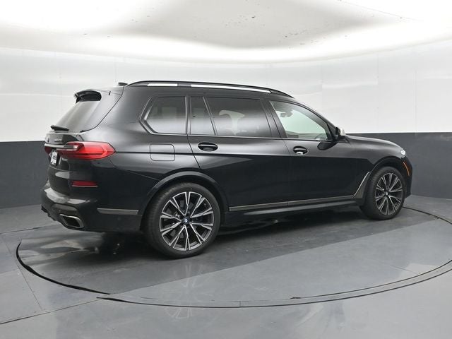 2022 BMW X7 M50i