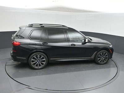 2022 BMW X7 M50i