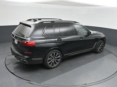 2022 BMW X7 M50i