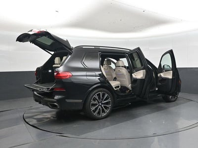 2022 BMW X7 M50i