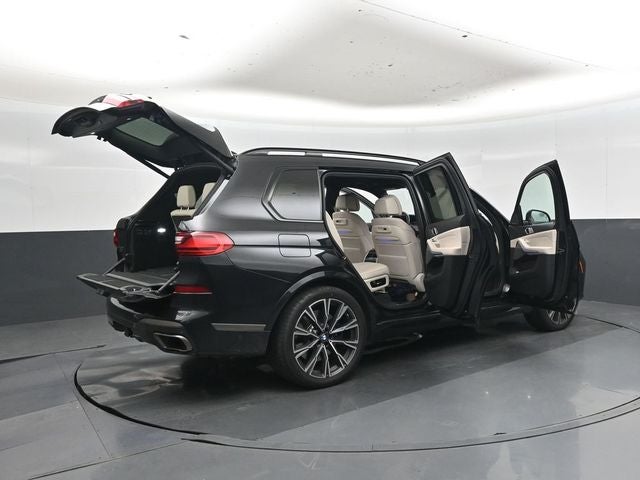 2022 BMW X7 M50i