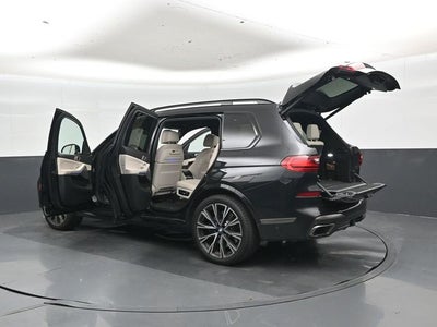 2022 BMW X7 M50i