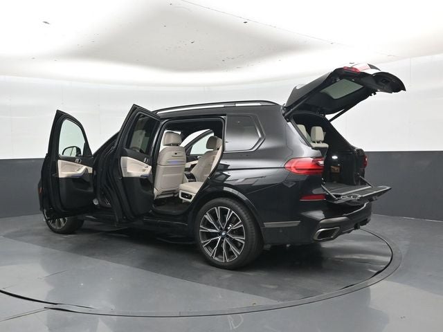 2022 BMW X7 M50i
