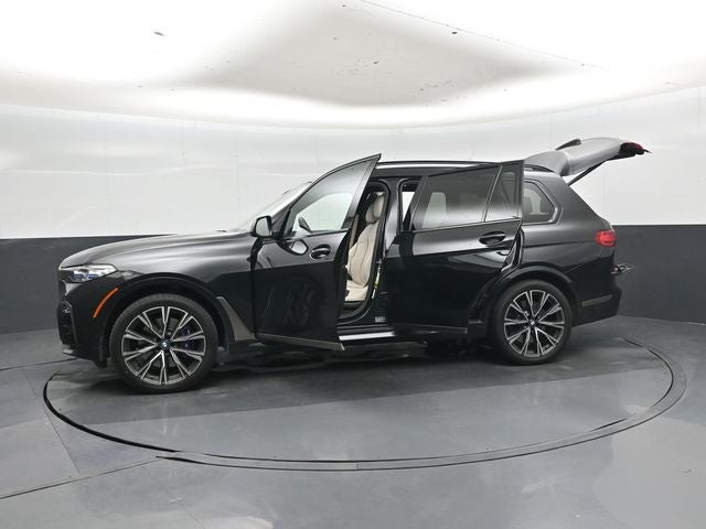 2022 BMW X7 M50i