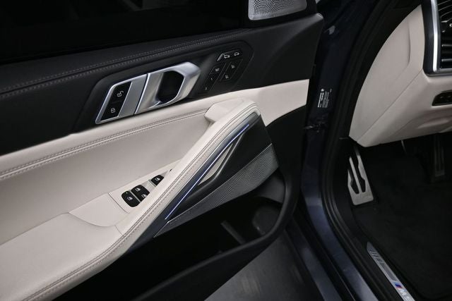 2021 BMW X6 M50i