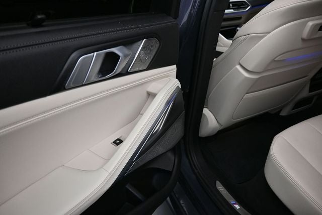 2021 BMW X6 M50i