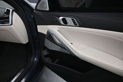 2021 BMW X6 M50i