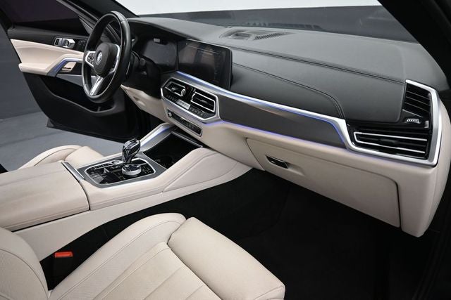 2021 BMW X6 M50i