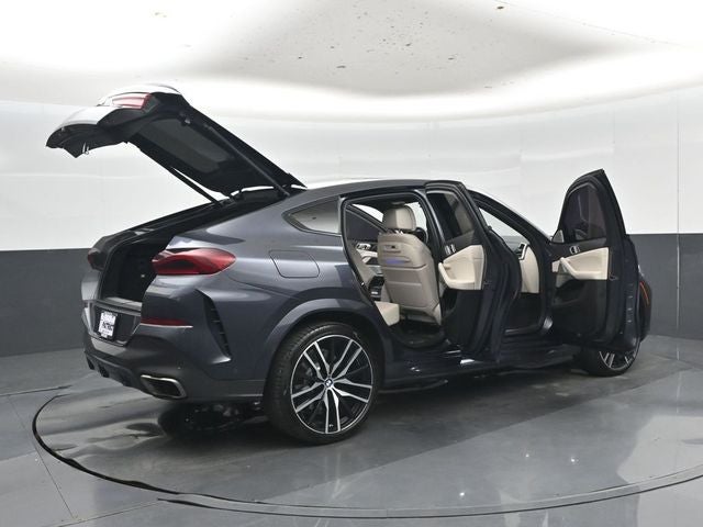 2021 BMW X6 M50i