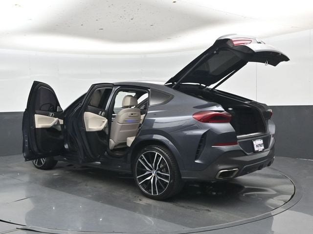 2021 BMW X6 M50i