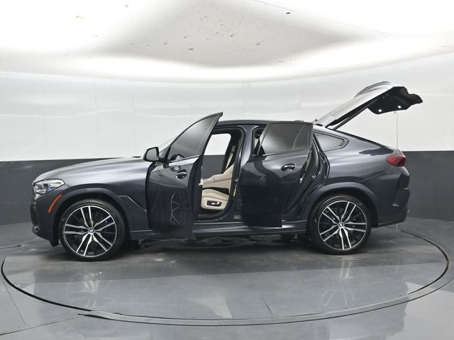 2021 BMW X6 M50i