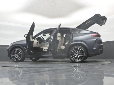2021 BMW X6 M50i
